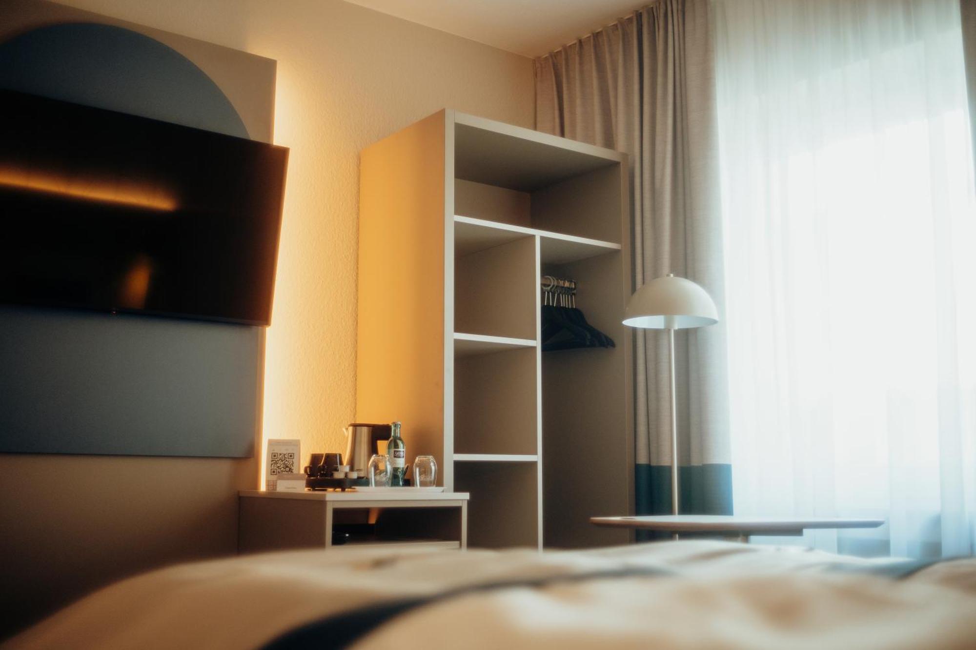 Guestified Liyana Hotel Ratingen Buitenkant foto