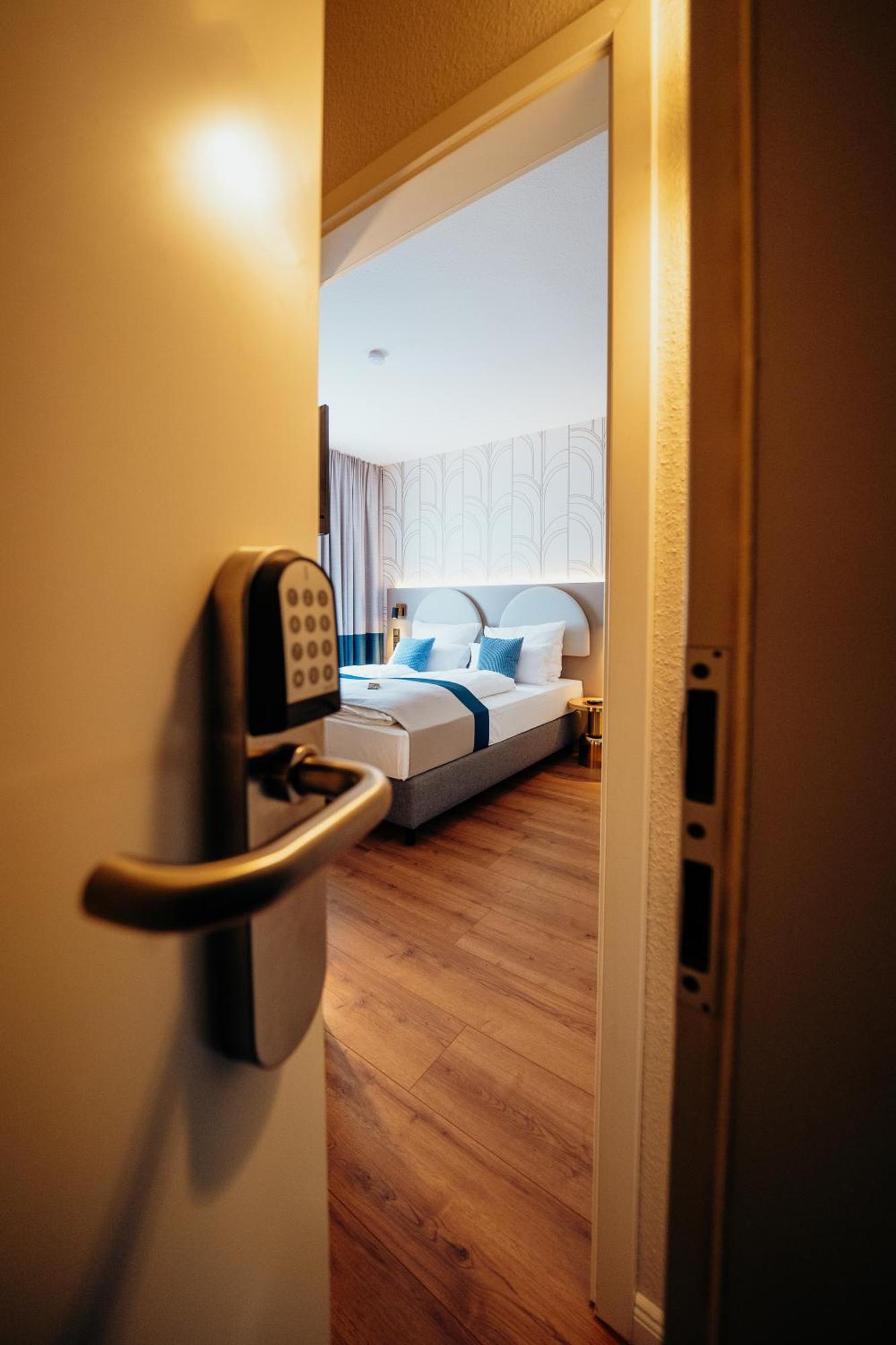 Guestified Liyana Hotel Ratingen Buitenkant foto